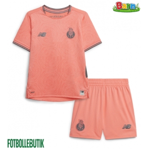 Porto Bortaställ Barn 2025-26 Kortärmad (+ Korta byxor)